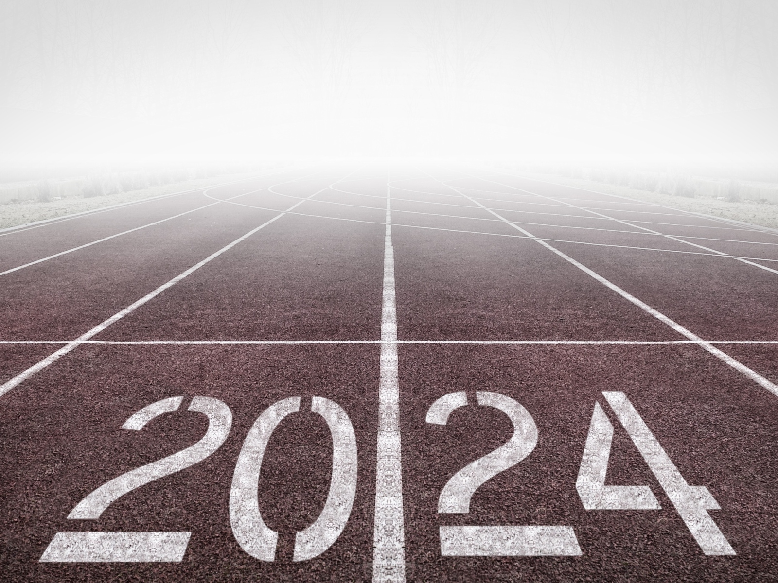 Цифры 2024 на взлетной полосе