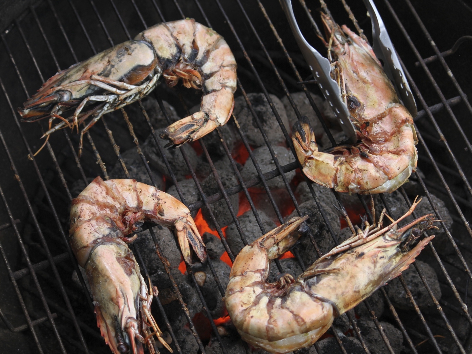 Креветки барбекю на решетке
