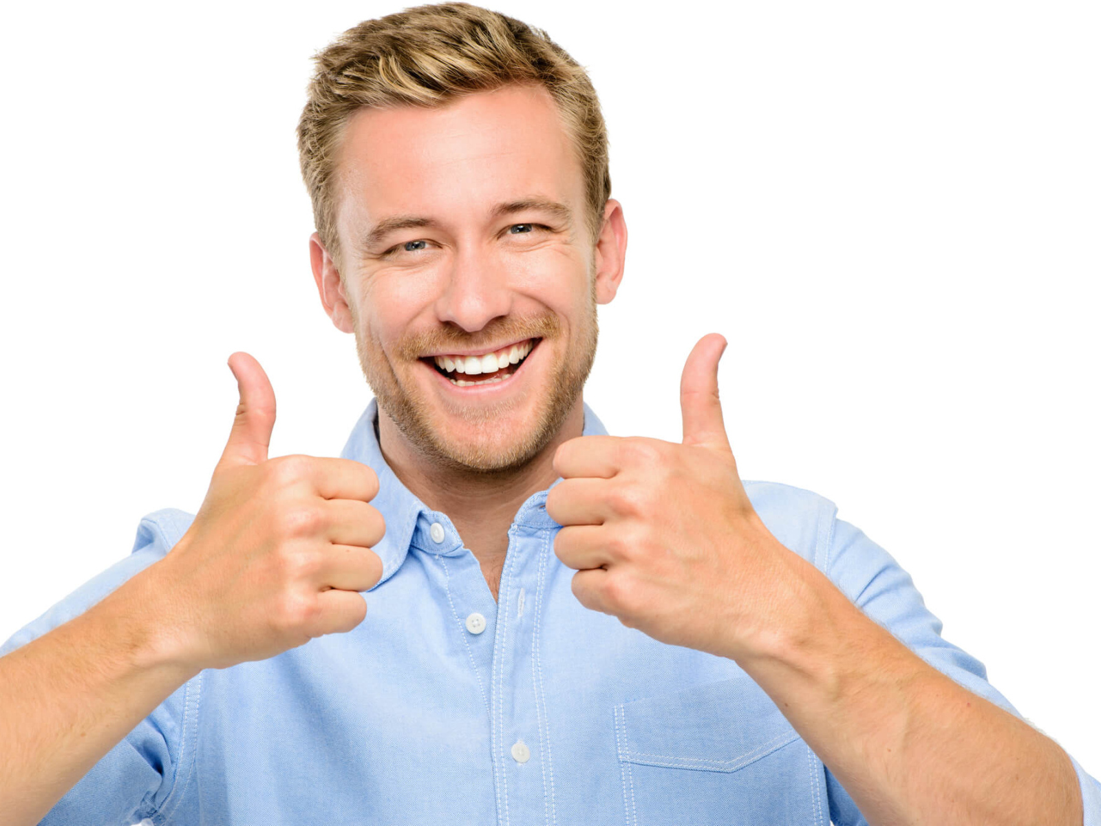 Улыбающийся парень показывает класс 