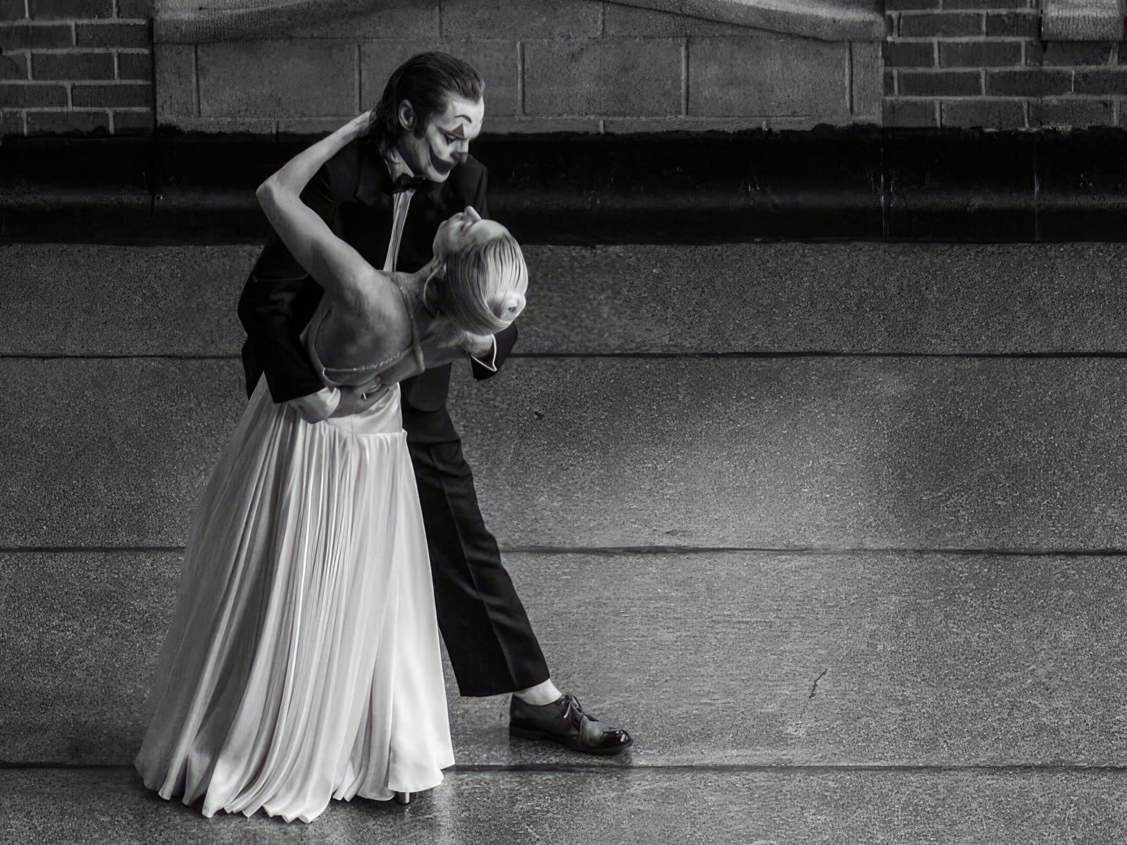 Леди Гага и Хоакин Феникс в фильме Джокер: Безумие на двоих