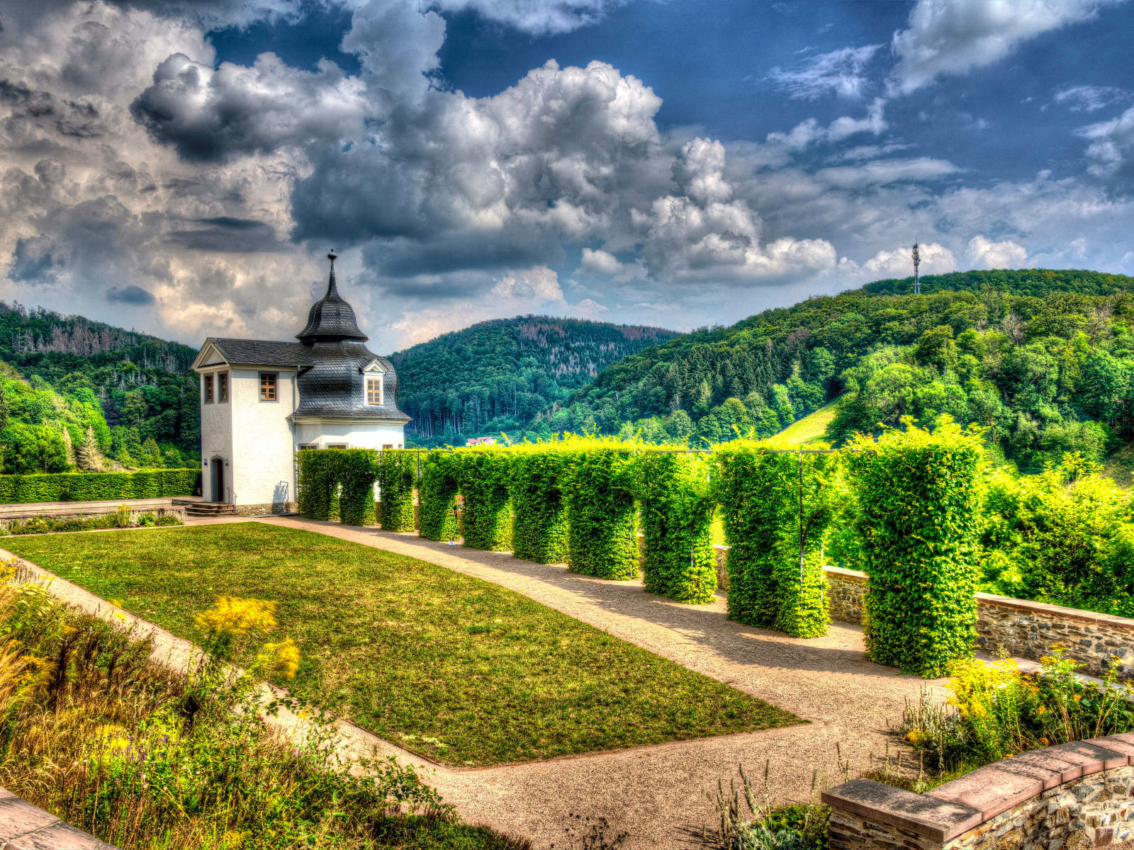 Старинная часовня в парке, Штольберг. Германия
