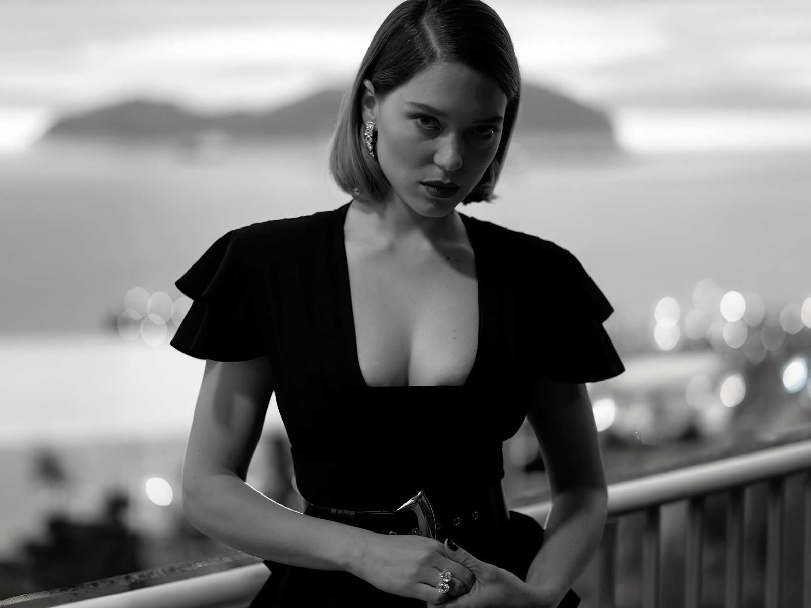 Французская актриса Леа Сейду черно-белое фото