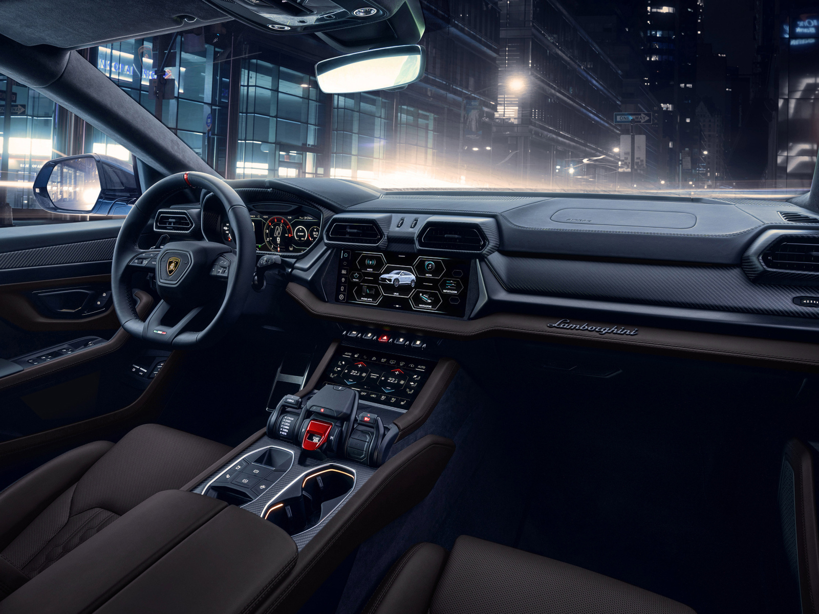 Салон автомобиля Lamborghini Urus SE 2024 года