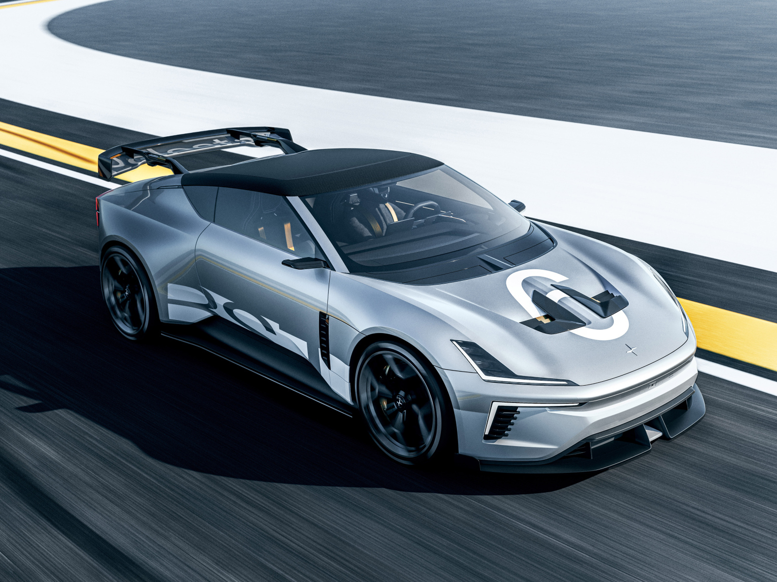 Автомобиль Polestar Concept BST 2024 года на трассе