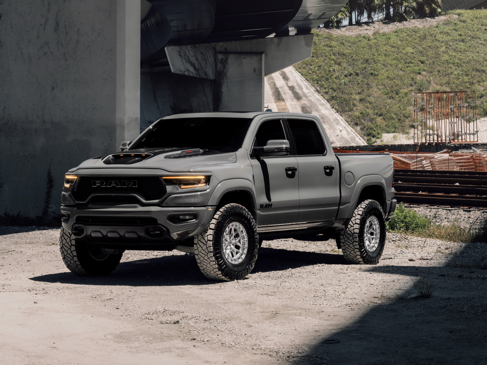 Пикап RAM 1500 TRX