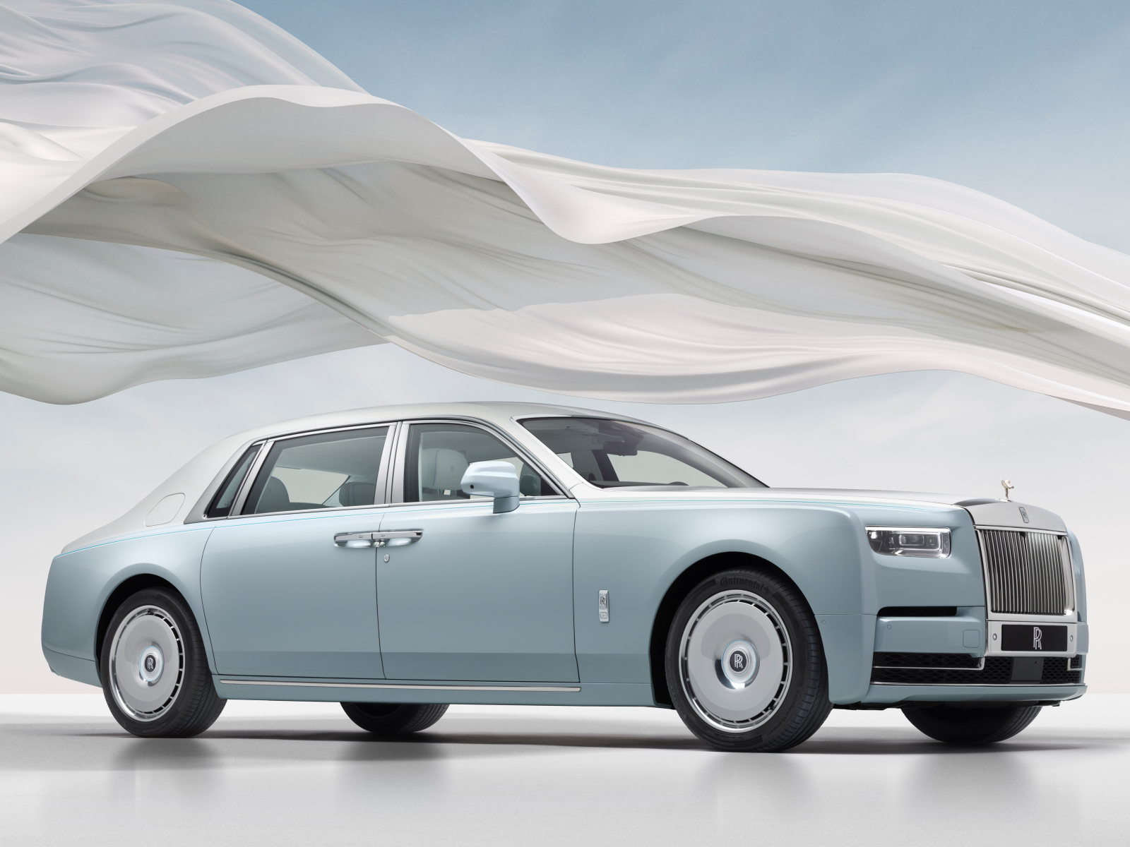 Автомобиль Rolls-Royce Phantom Scintilla 2025 года