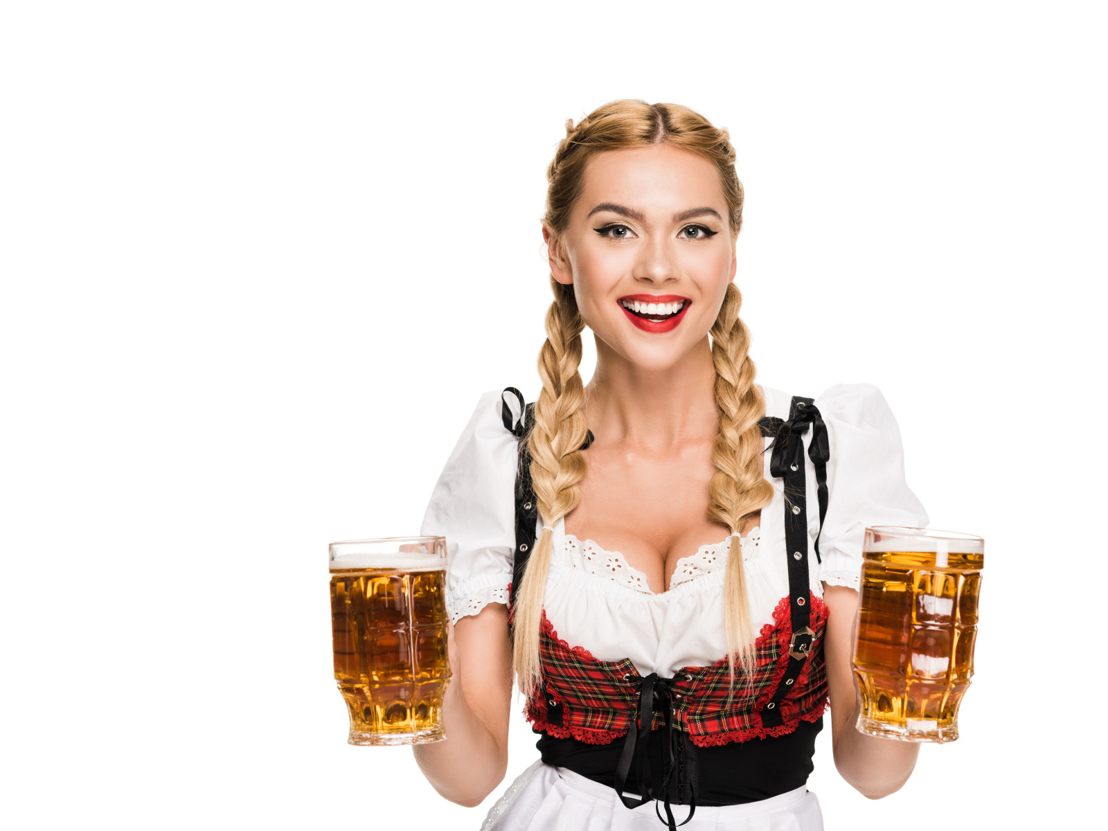 Красивая немка с пивом на белом фоне