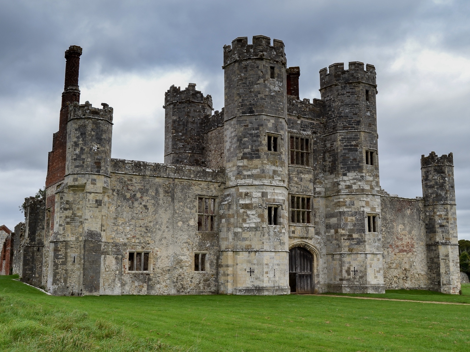 Руины замка в графстве Хэмпшир, Англия