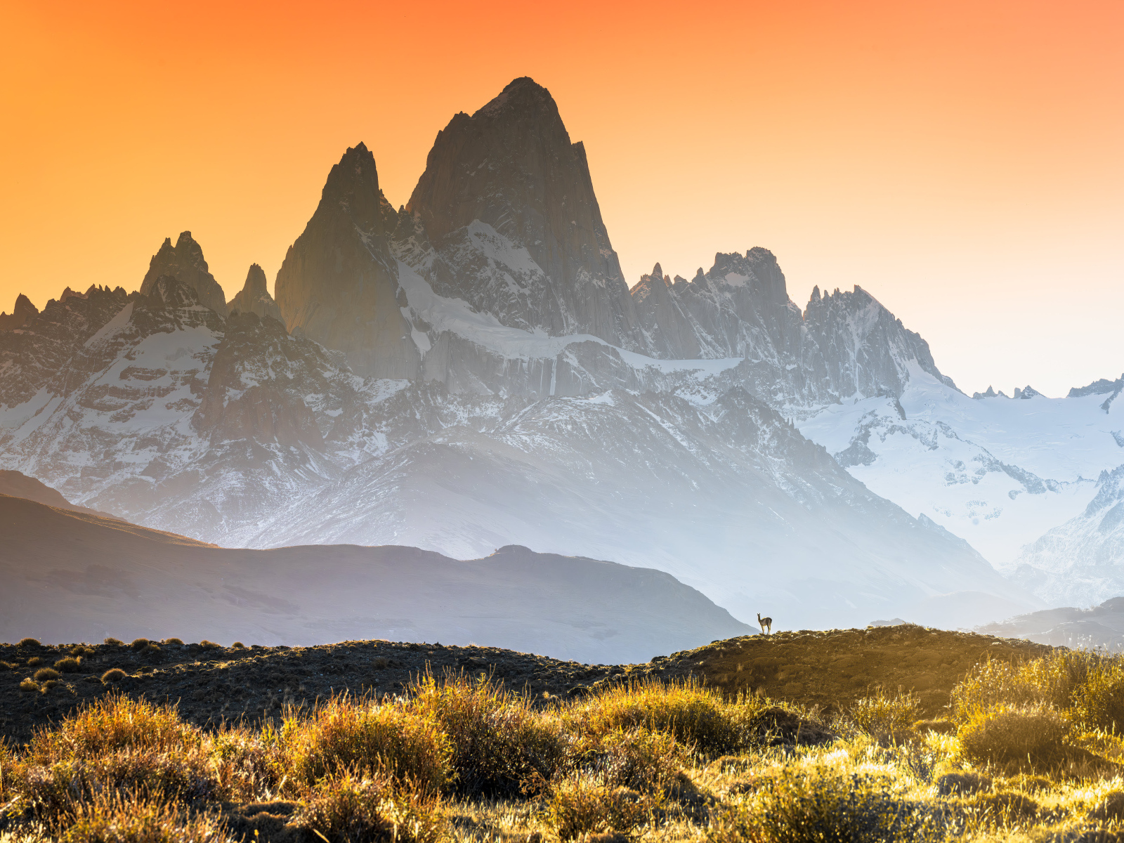 Заснеженные горы в Национальном парке Los Glaciares, Аргентина