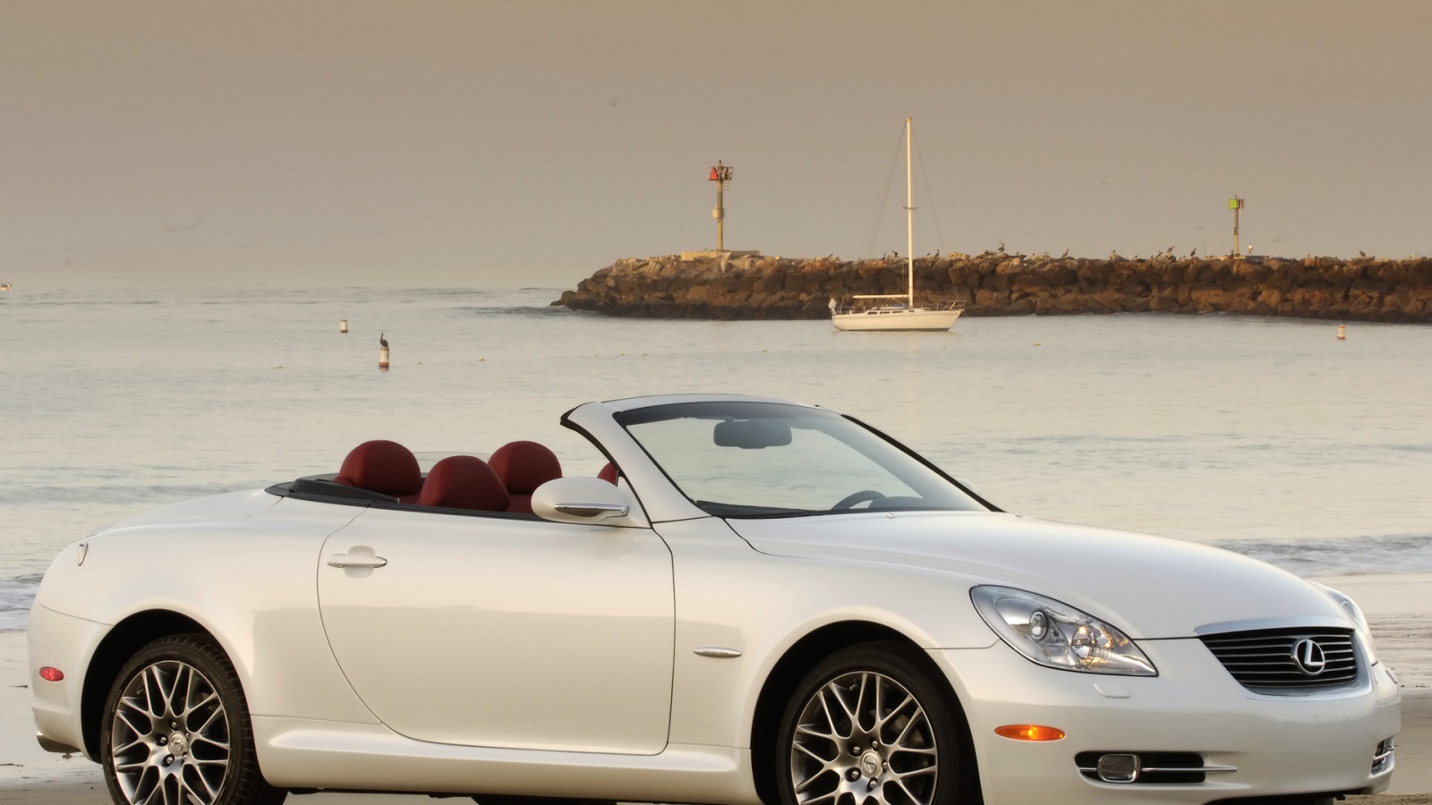 Белый Лексус 2007 года