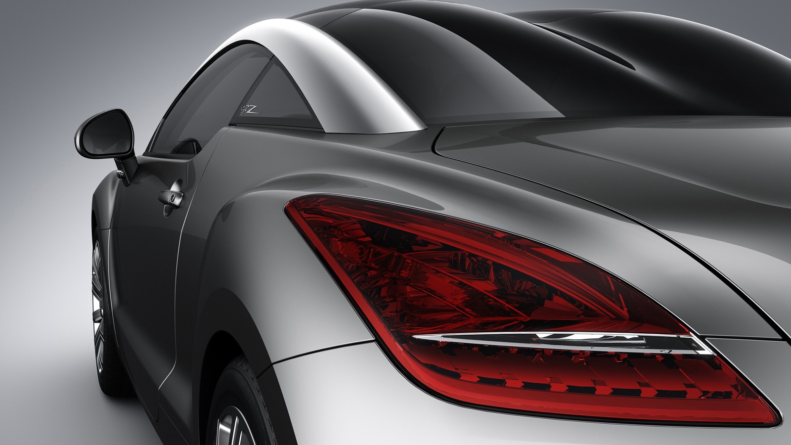 Серебрянный автомобиль