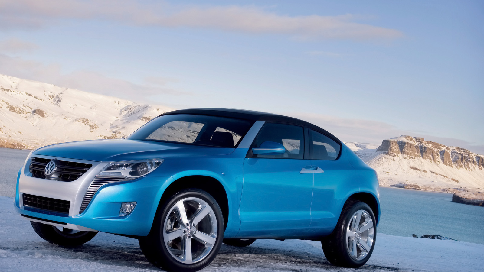 Синий Volkswagen 2006 года