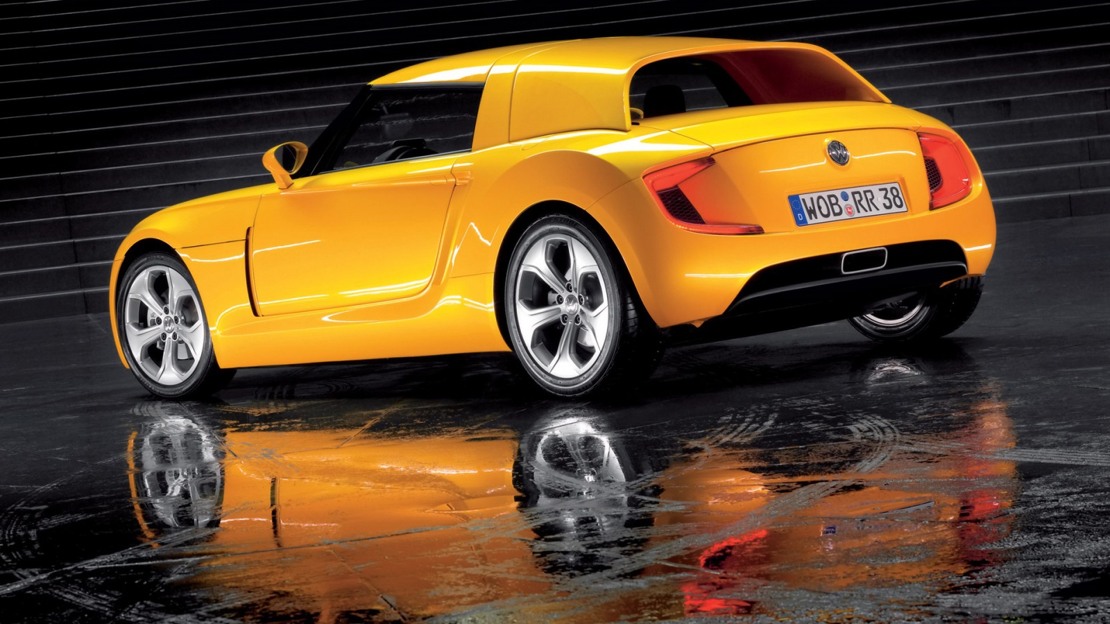 Volkswagen желтый