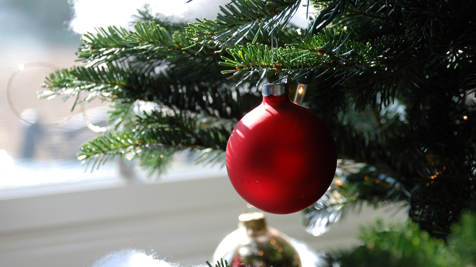 Красный шарик / Рождество