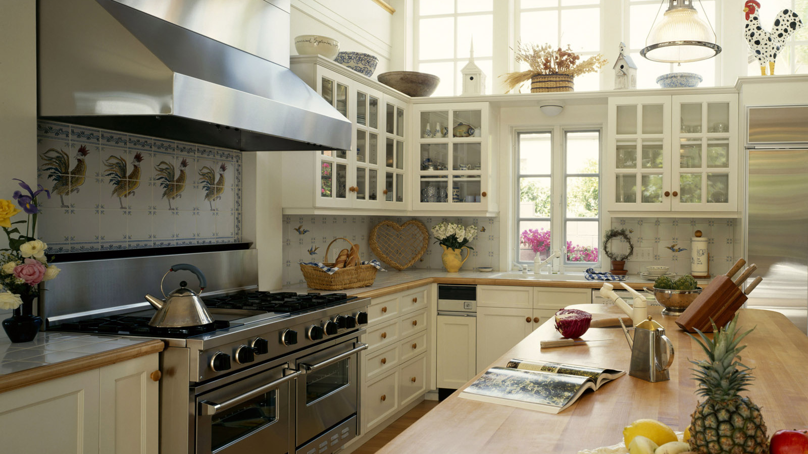 Дизайн большой кухни