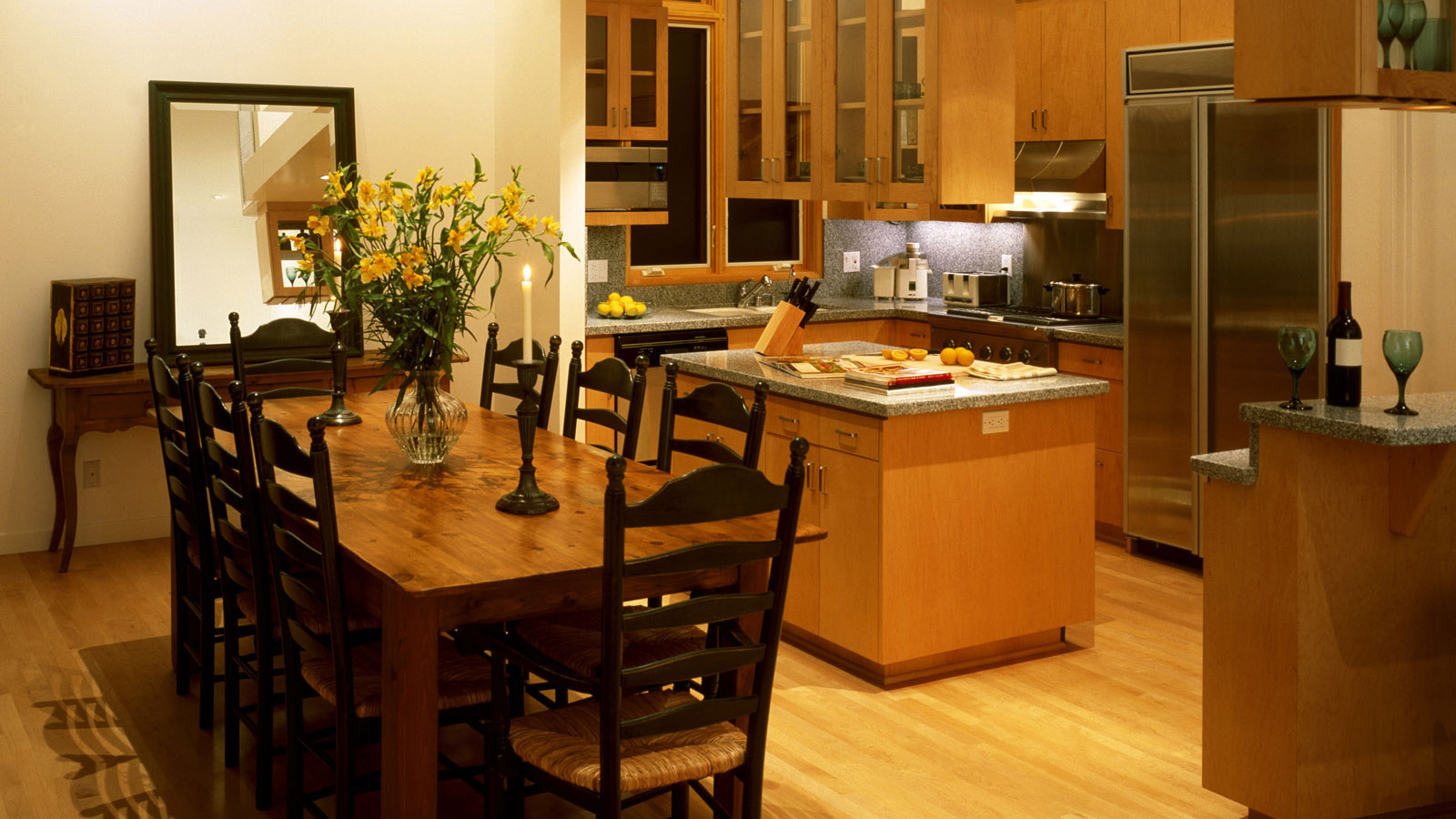 Кухня и столовая