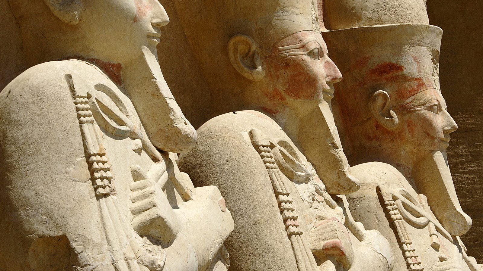 Древние статуи