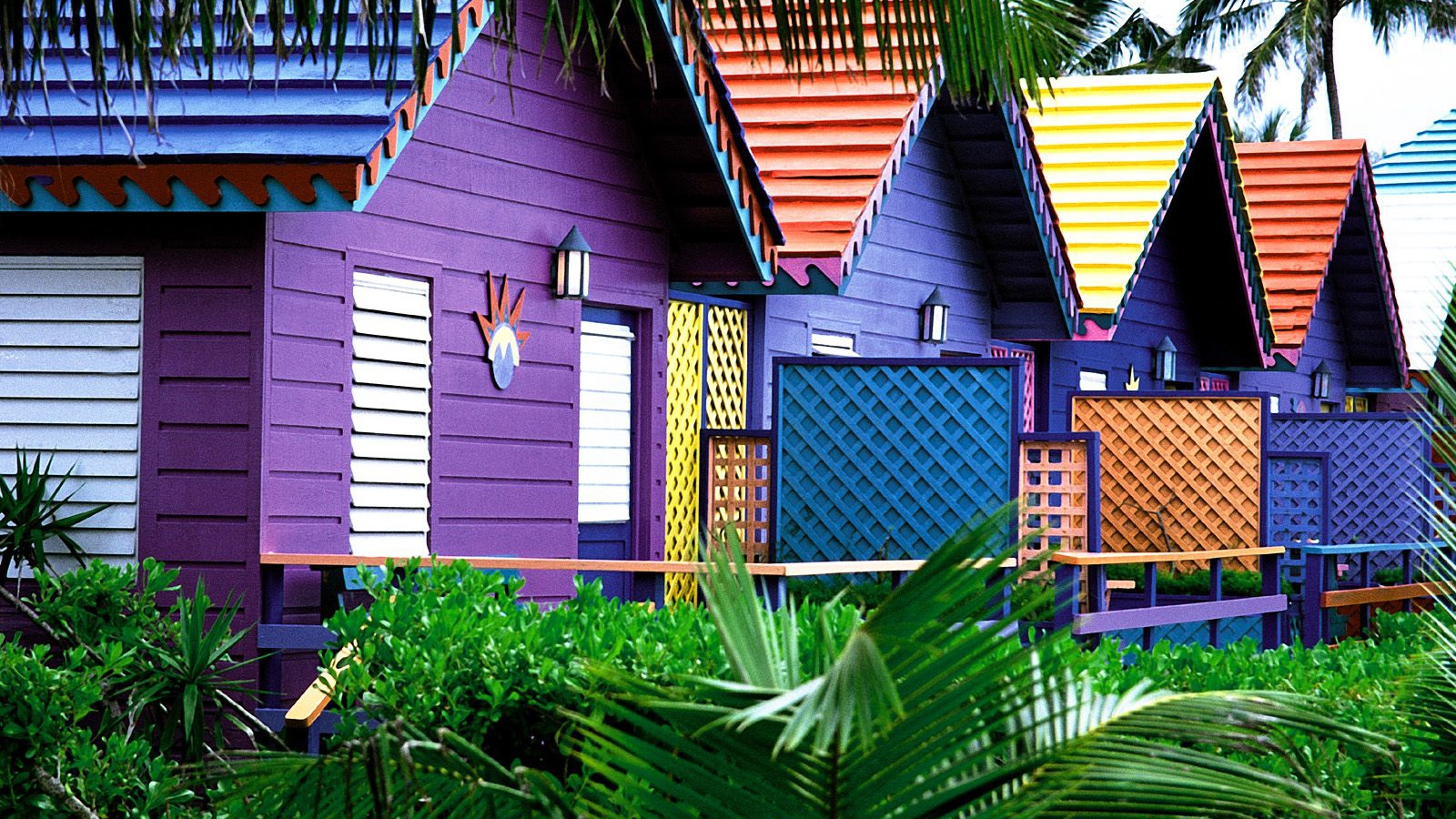 Цветные домики отдыха