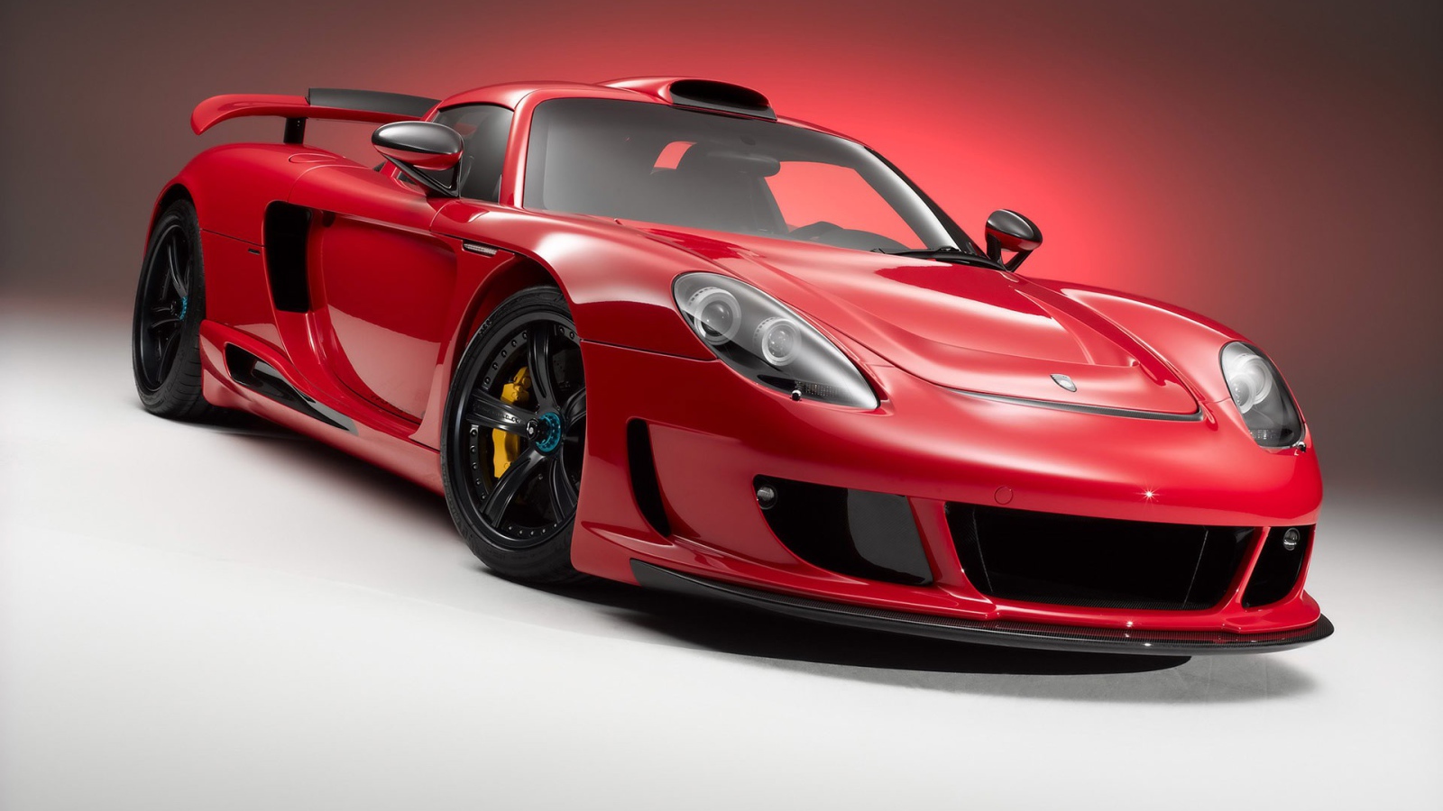 Красный Феррари