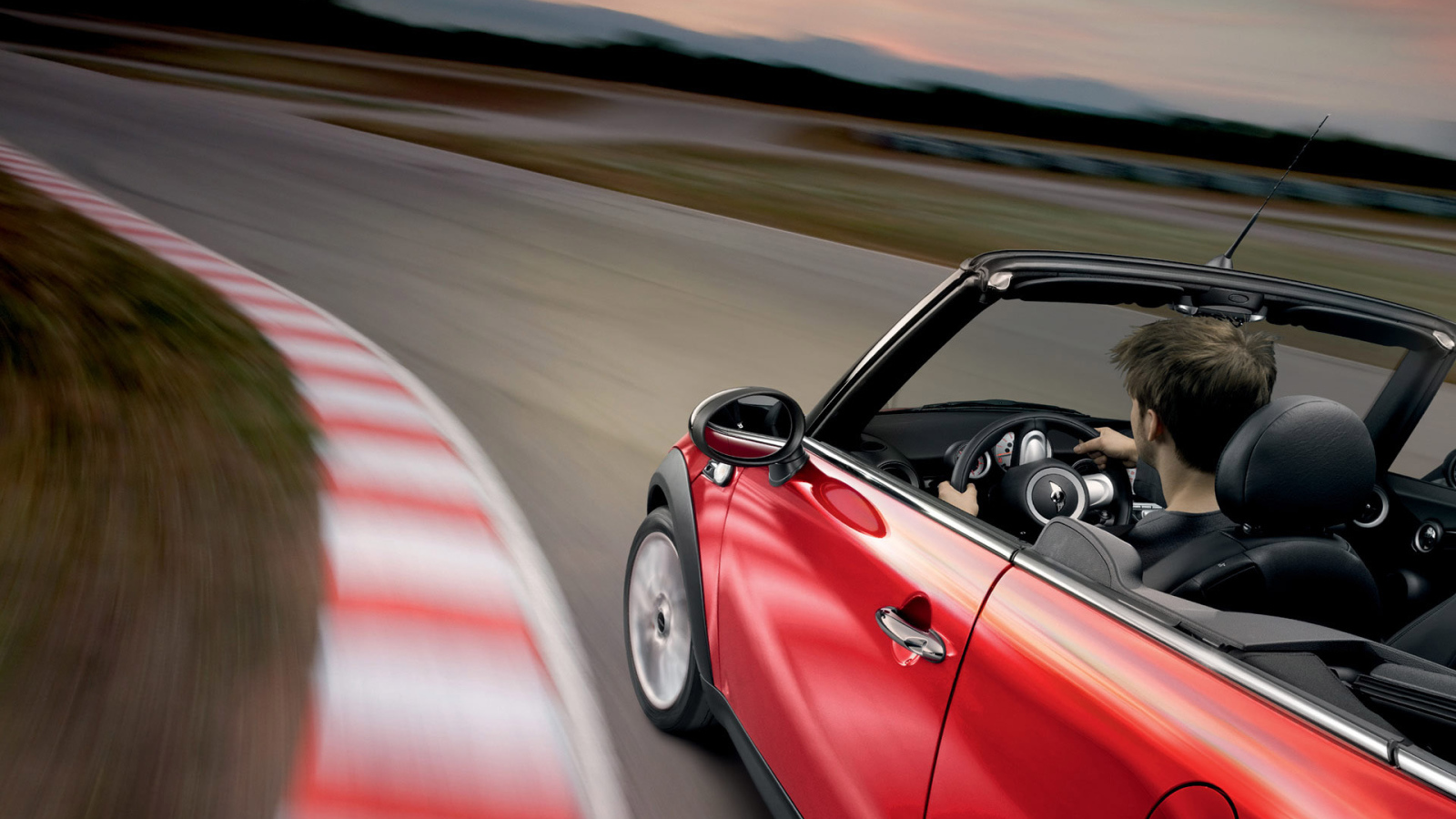 Вхождение в поворот на Mini