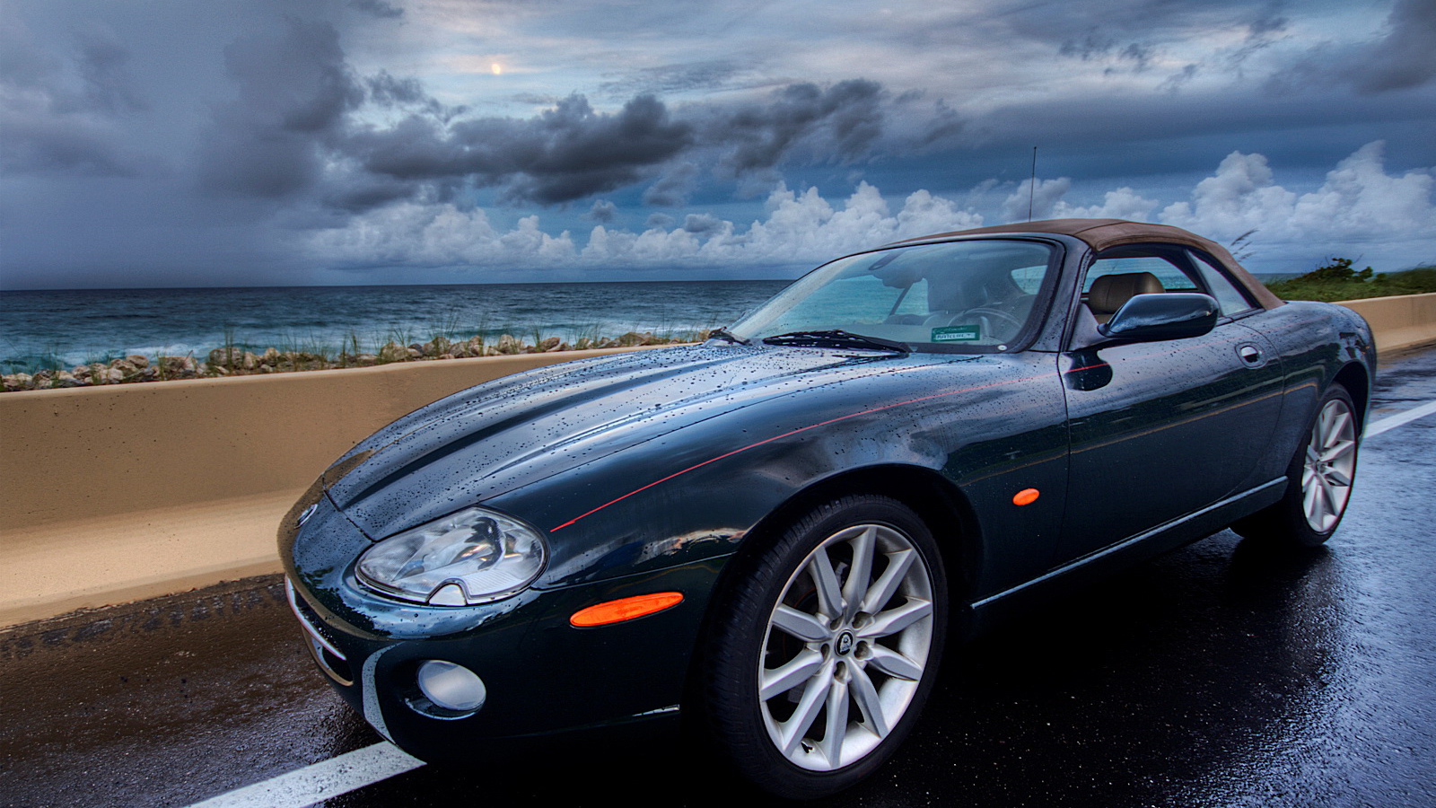 Кабриолет у моря