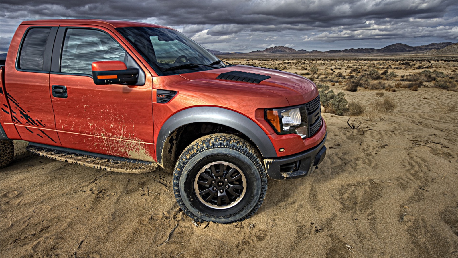 Большой внедорожник