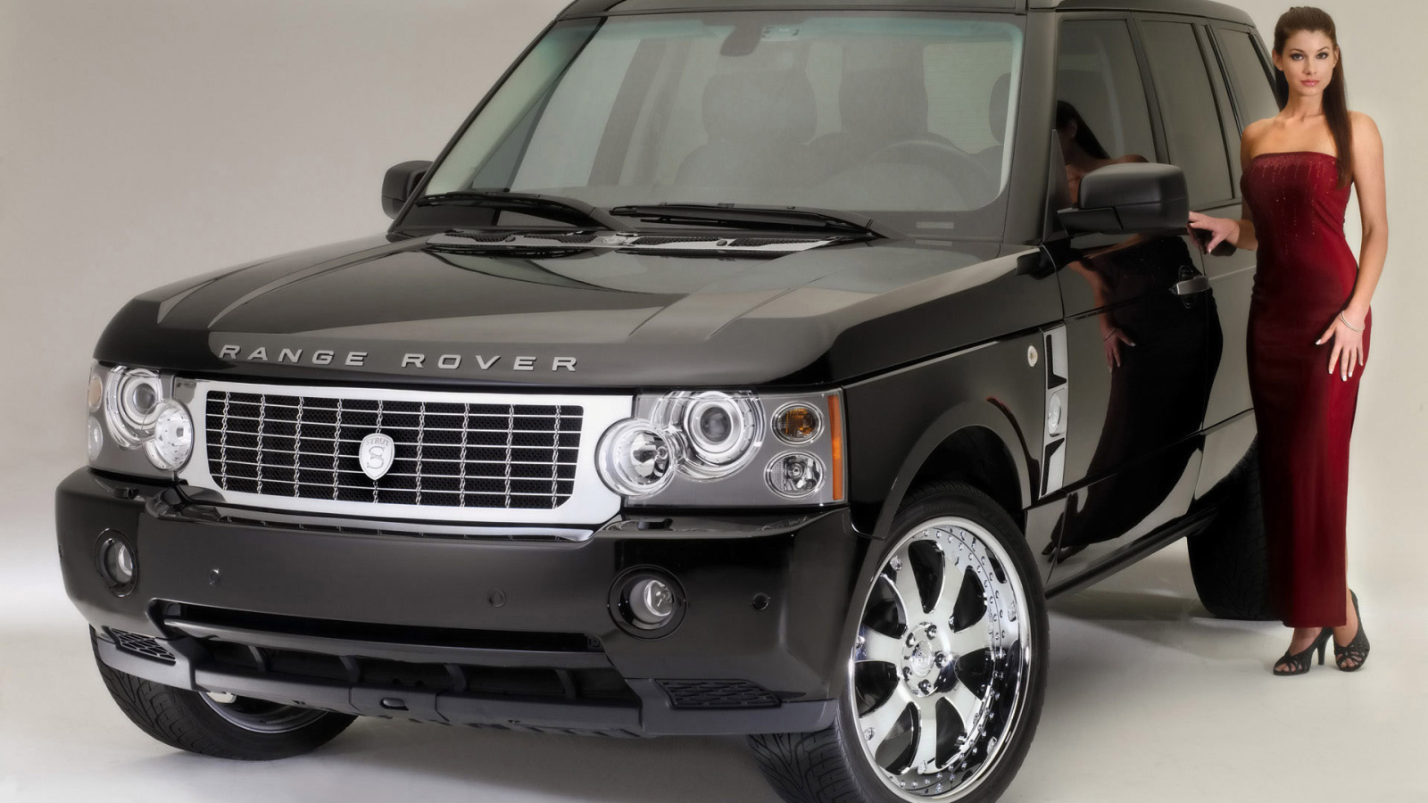 Черный внедорожник