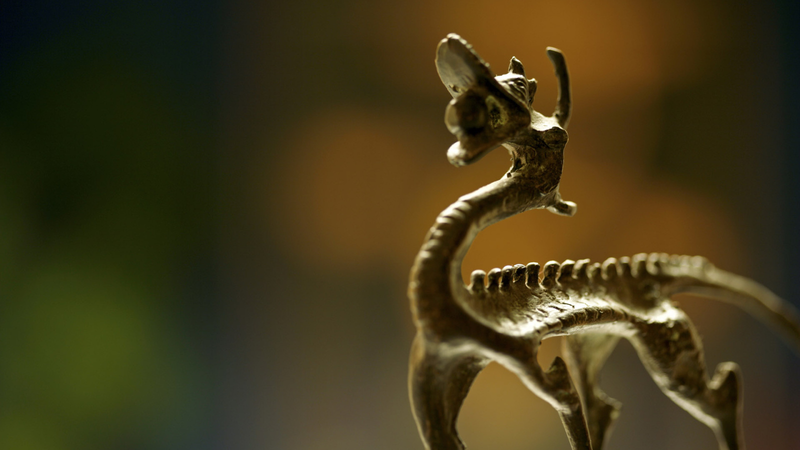 Фигурка дракона