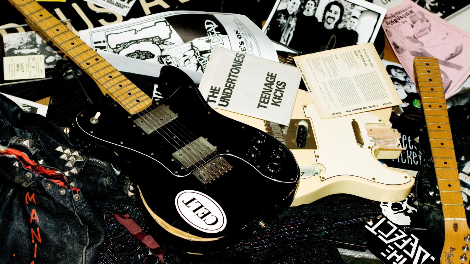 Электрогитара