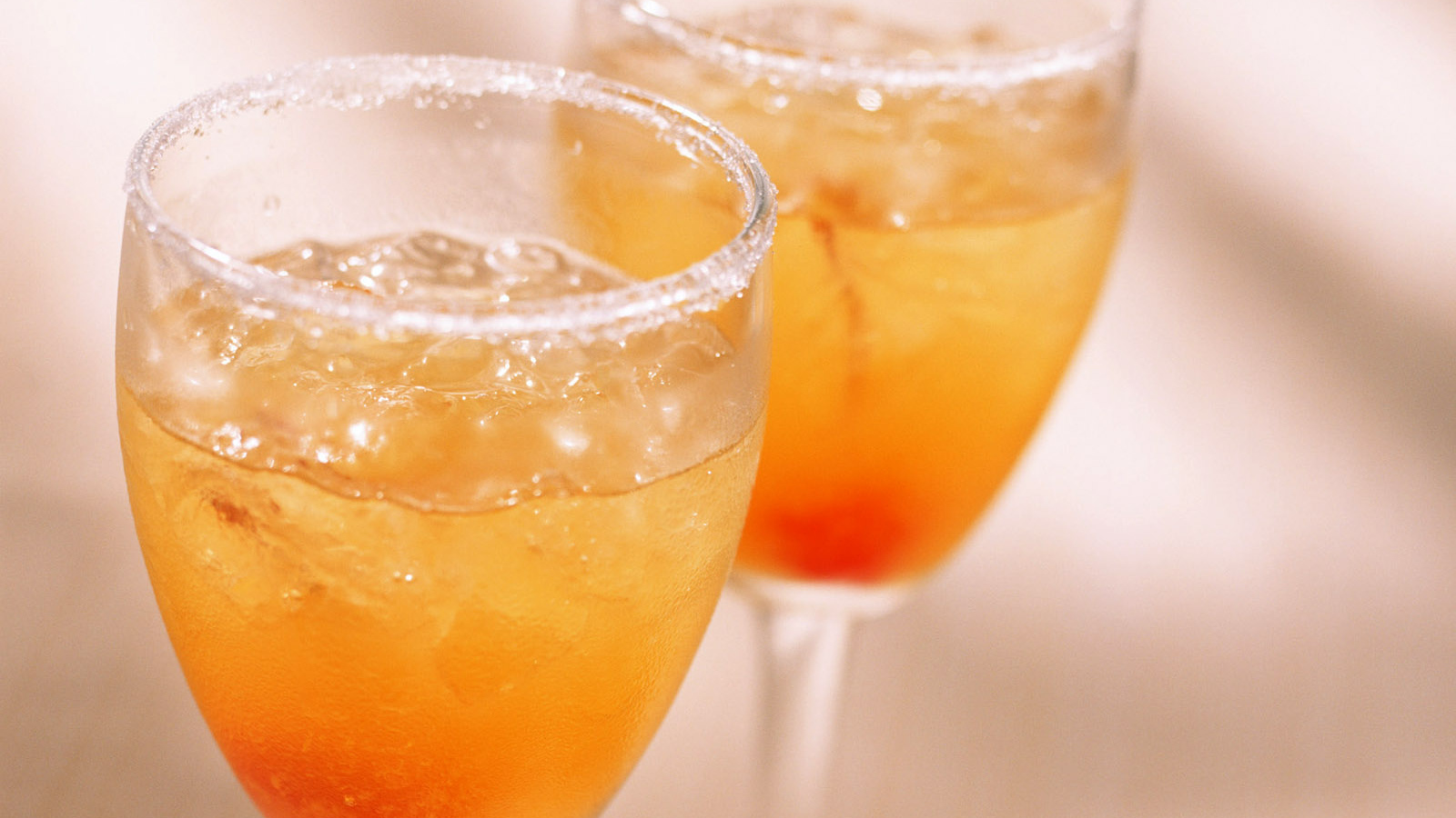 Сахар по краям бокала