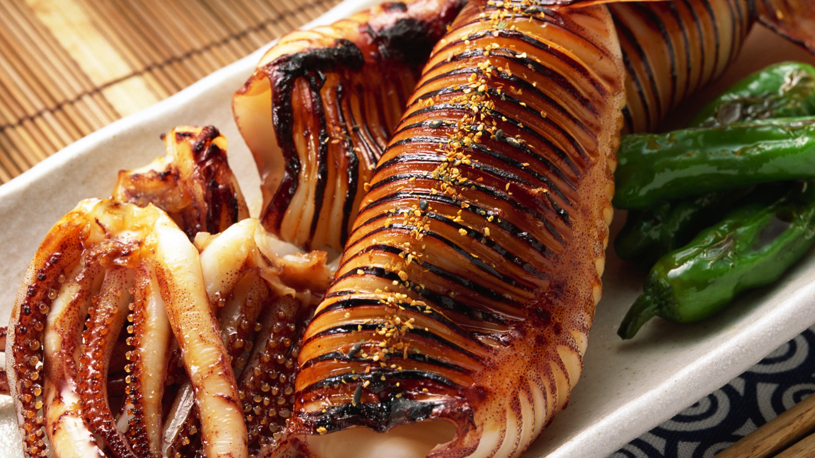 Осьминог приготовленный полностью