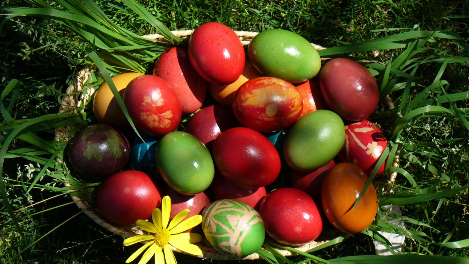 Разноцветные Пасхальные яйца