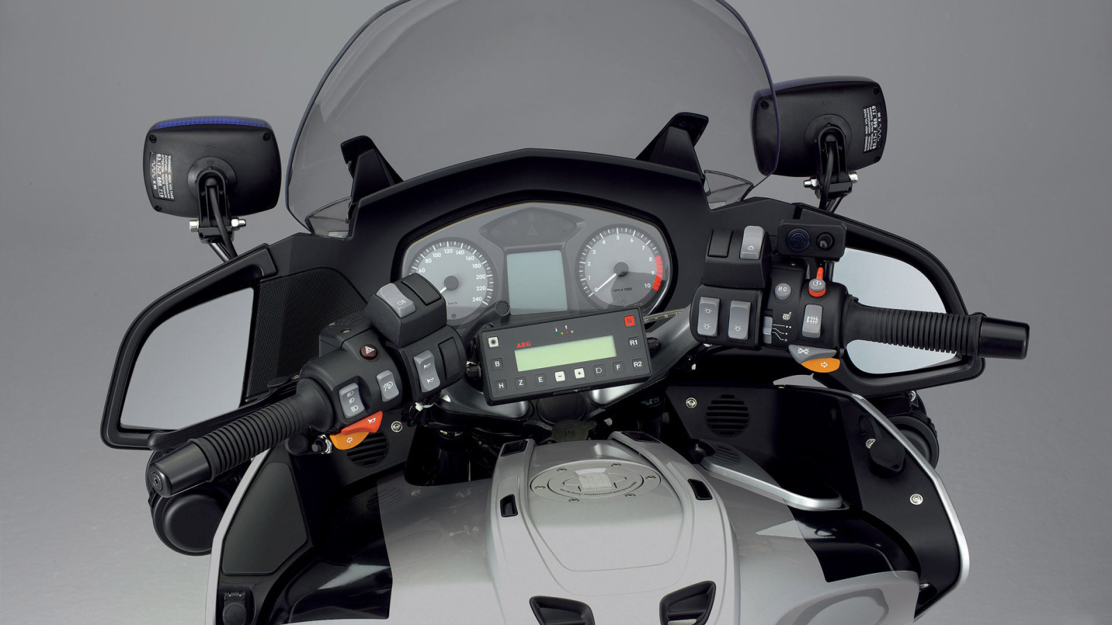Панель управления / Мотоцикл BMW