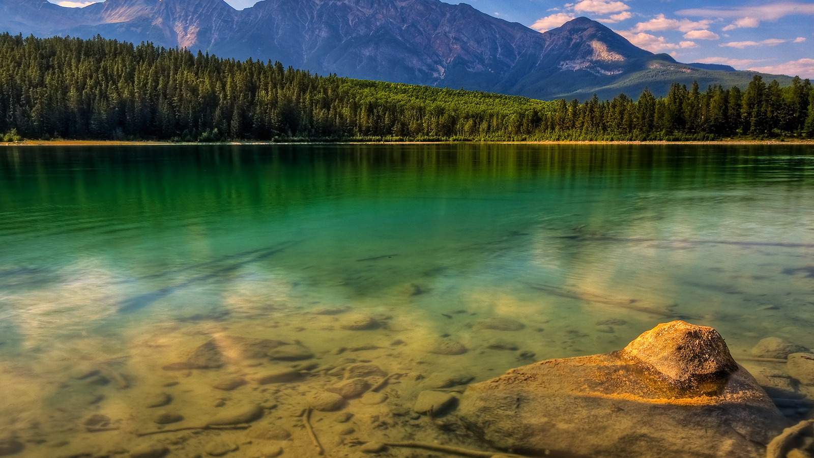 Красивый вид на горы