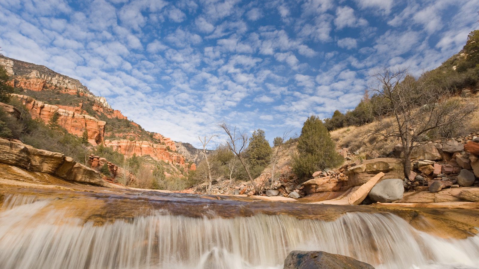 Шикарный водопад