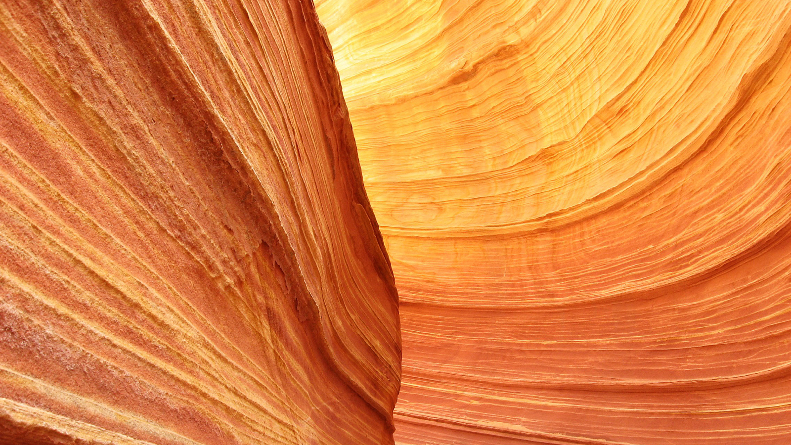 Красная горная порода