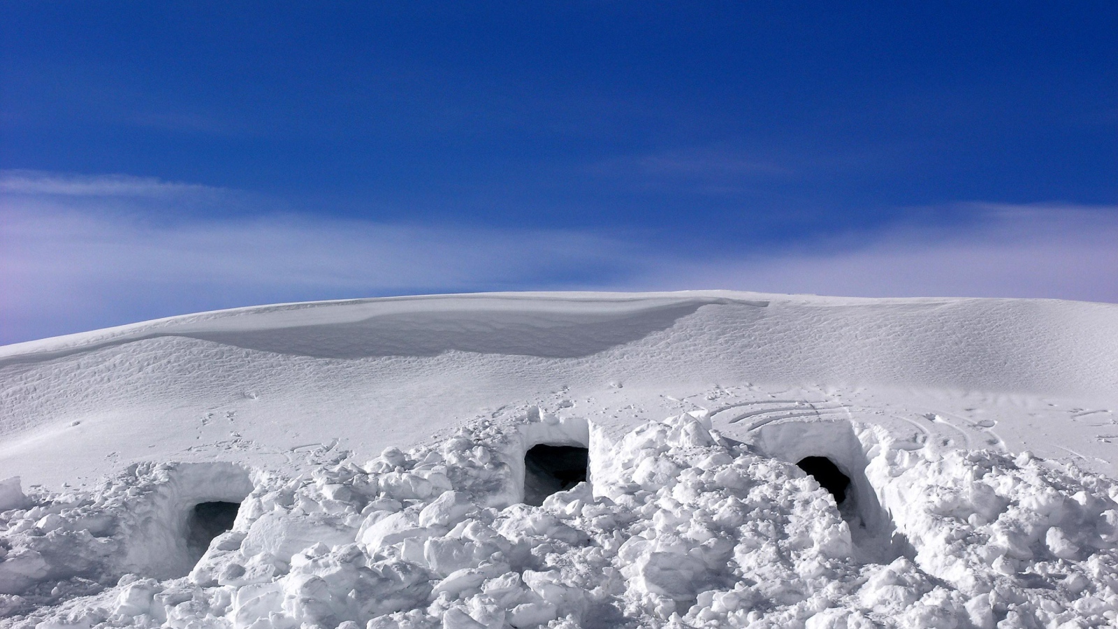 Снежные пещеры