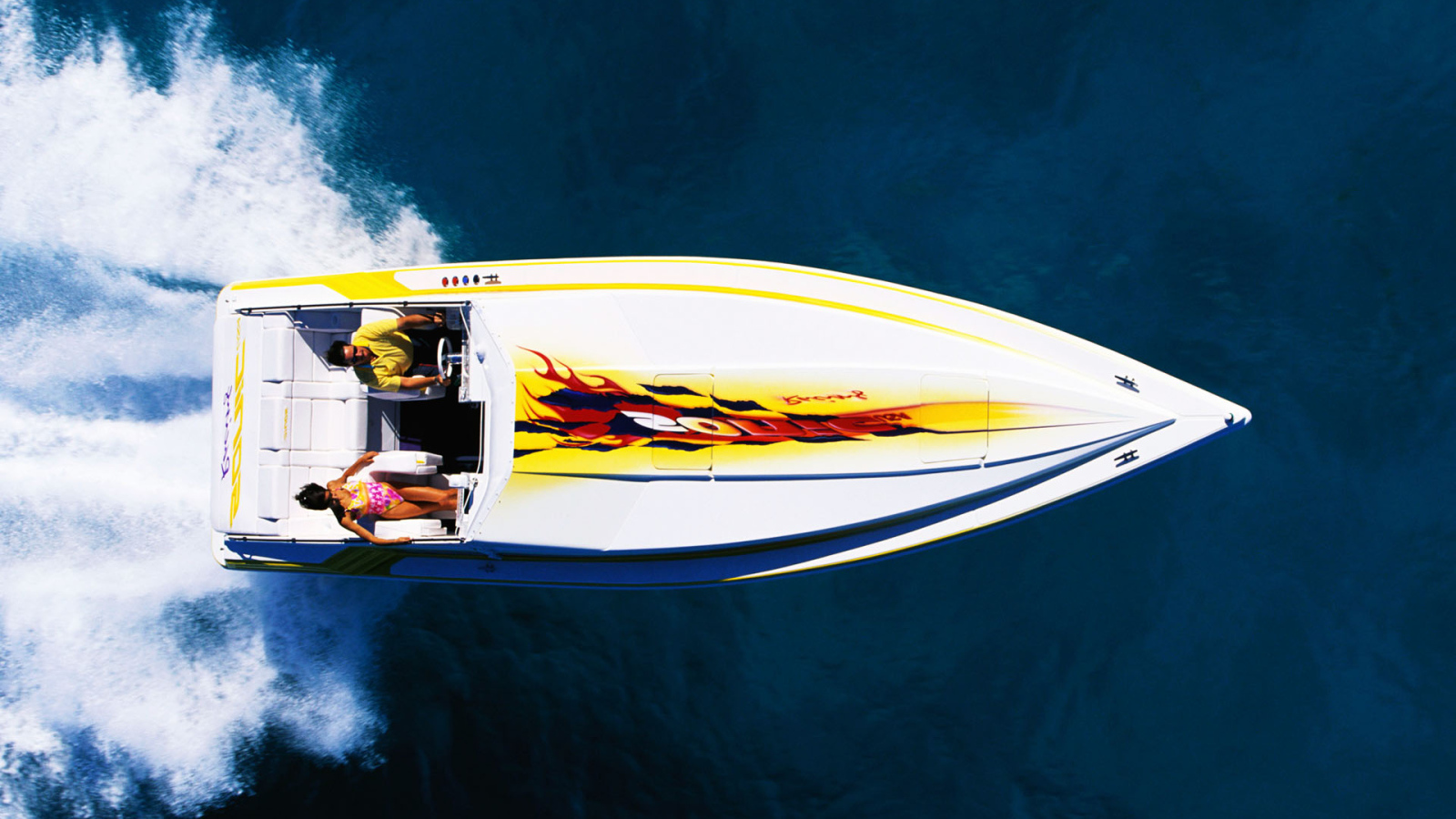 Поездка на моторном катере