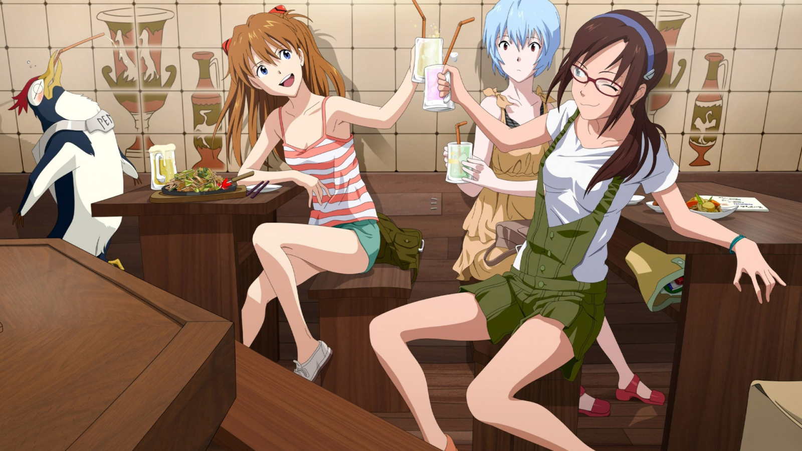 Подруги в кафе