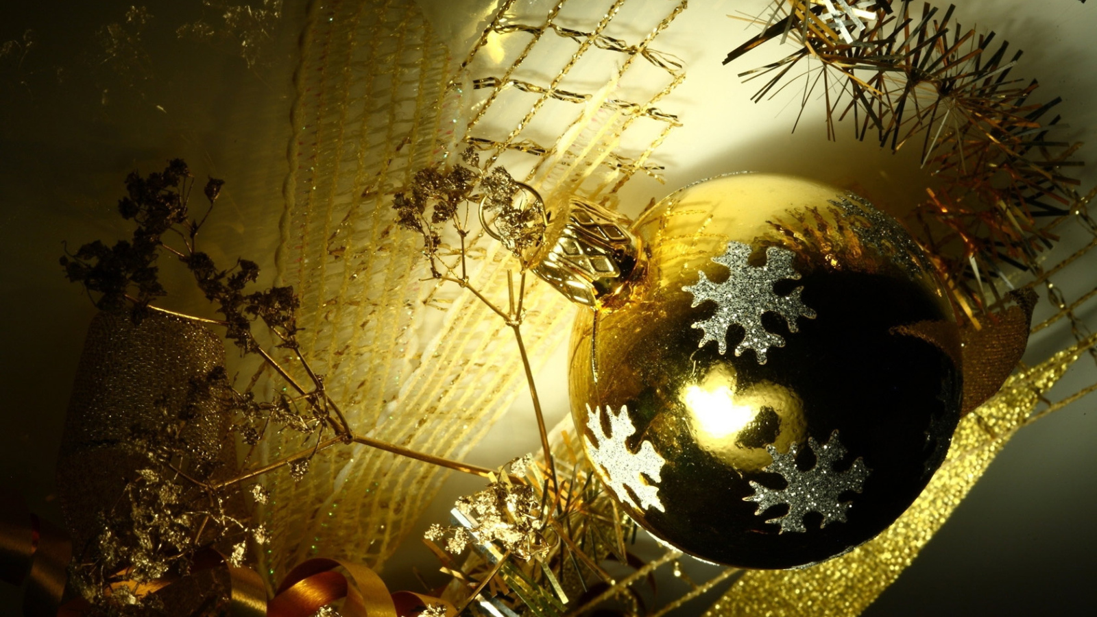 Золотой шарик