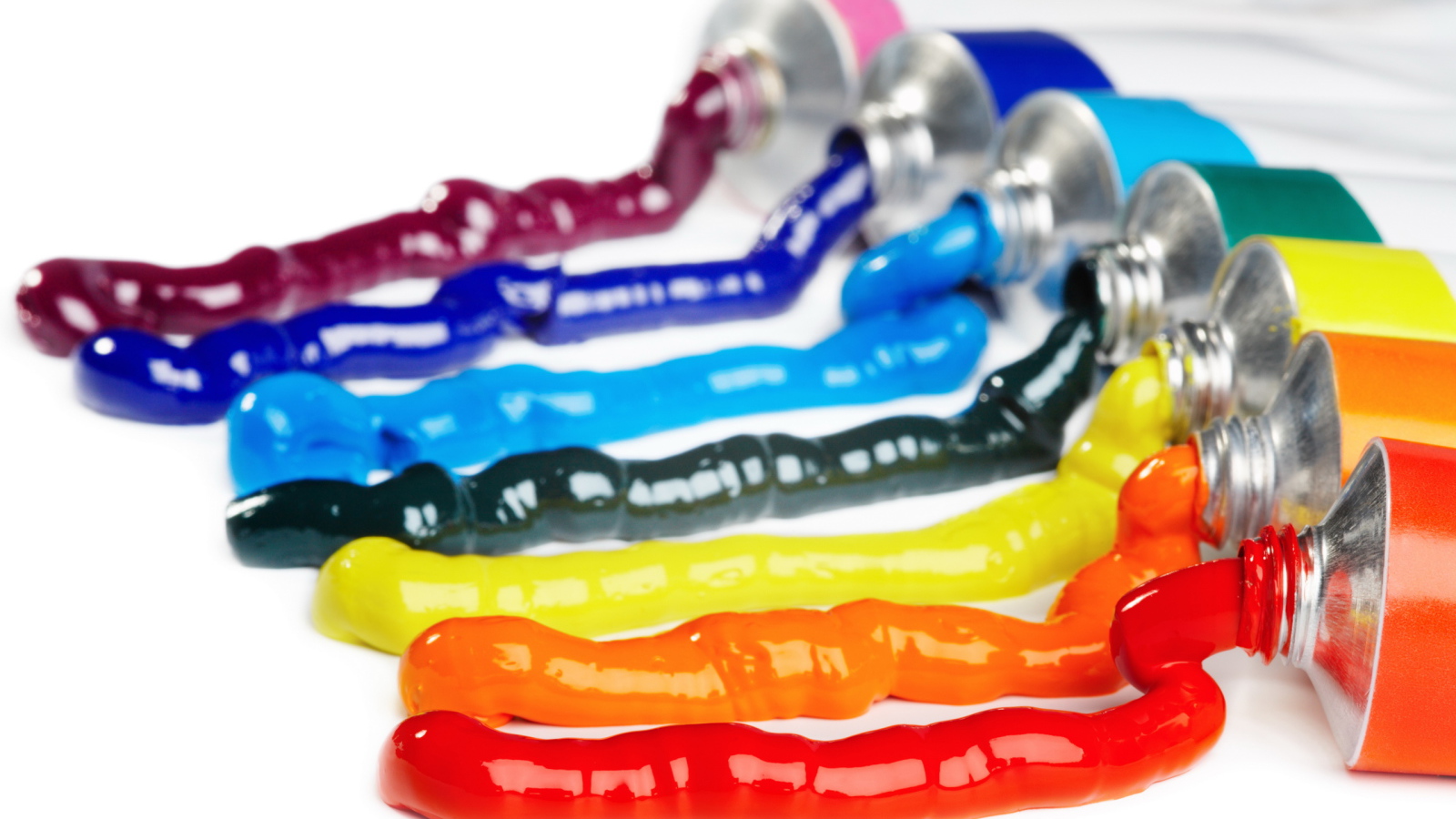 Тюбики с разноцветной краской