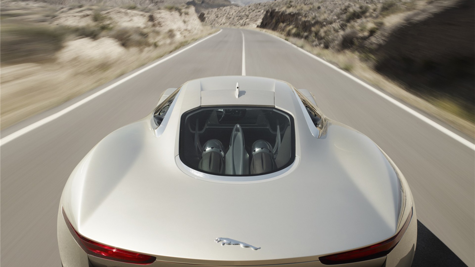 Спортивный ягуар 2011