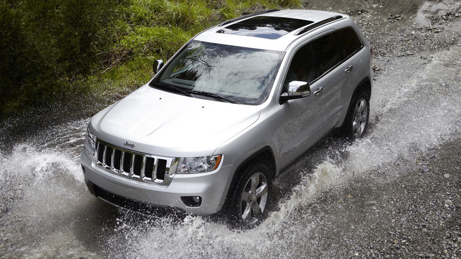 Джип Гранд Чероки на бездорожье