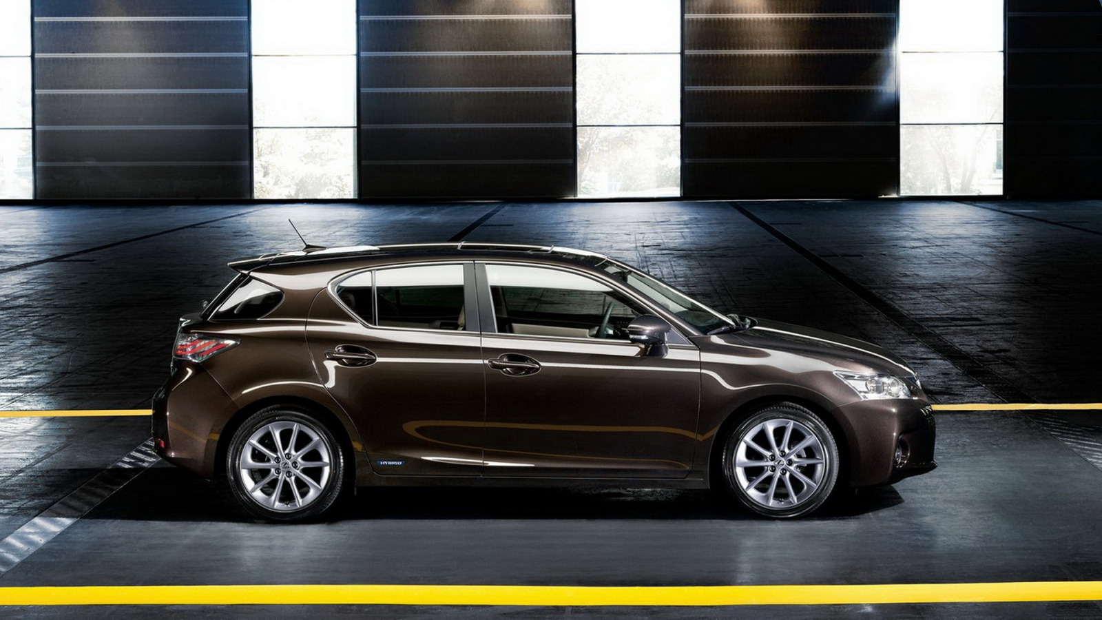 Лексус CT 200h