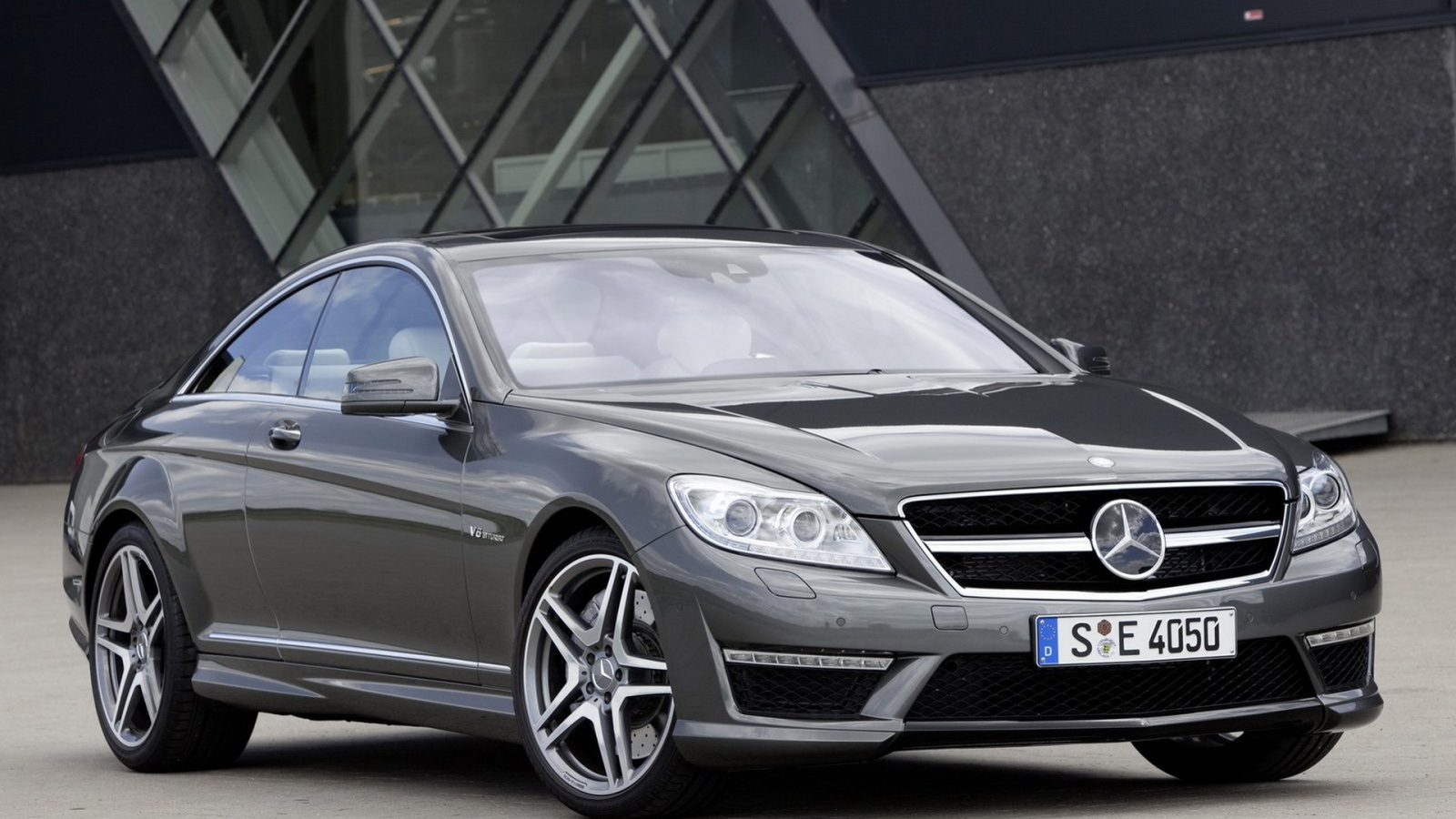 Мерседес Бенц CL63 AMG 2011