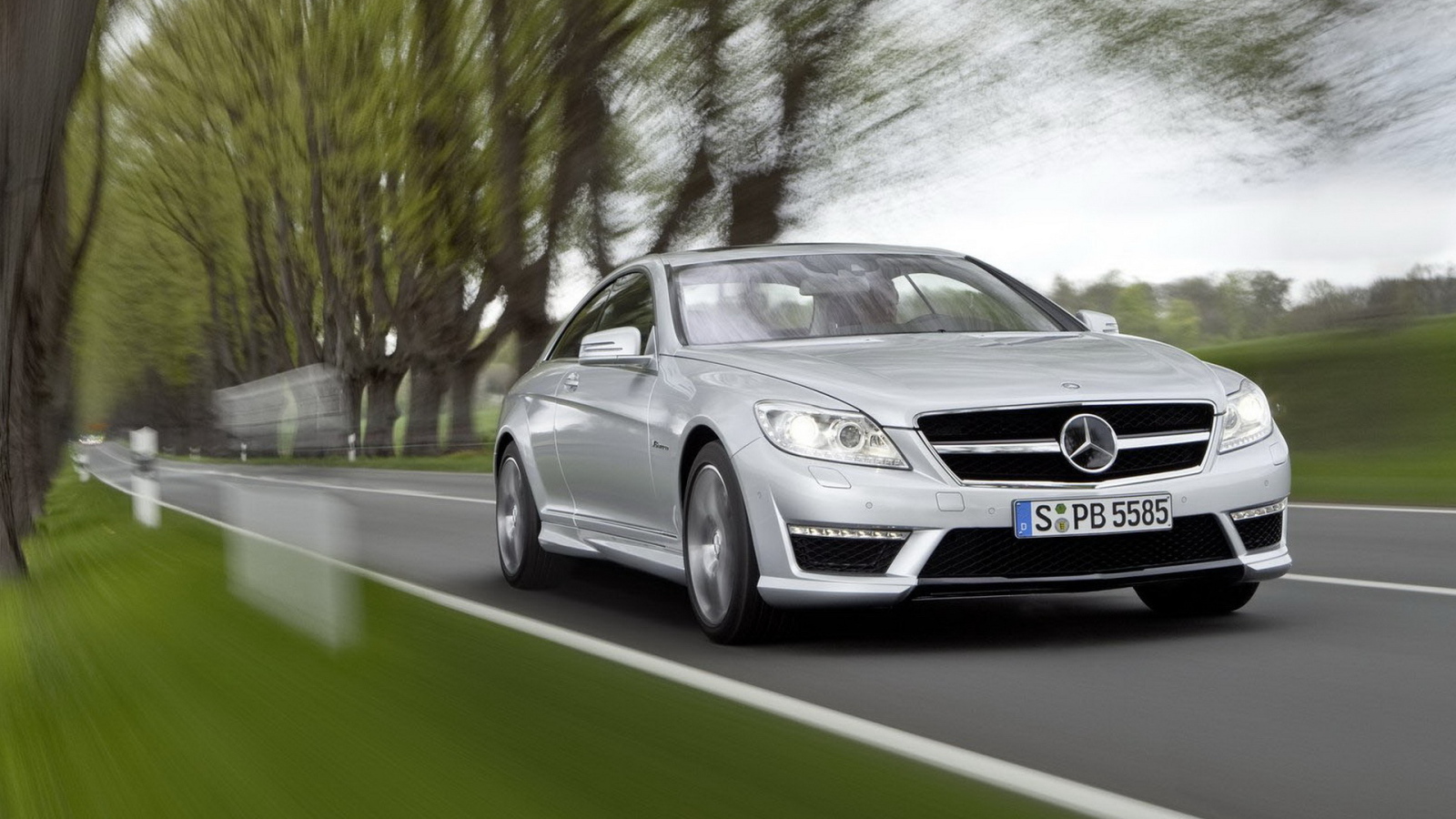 Обновленный Мерседес Бенц CL63 AMG