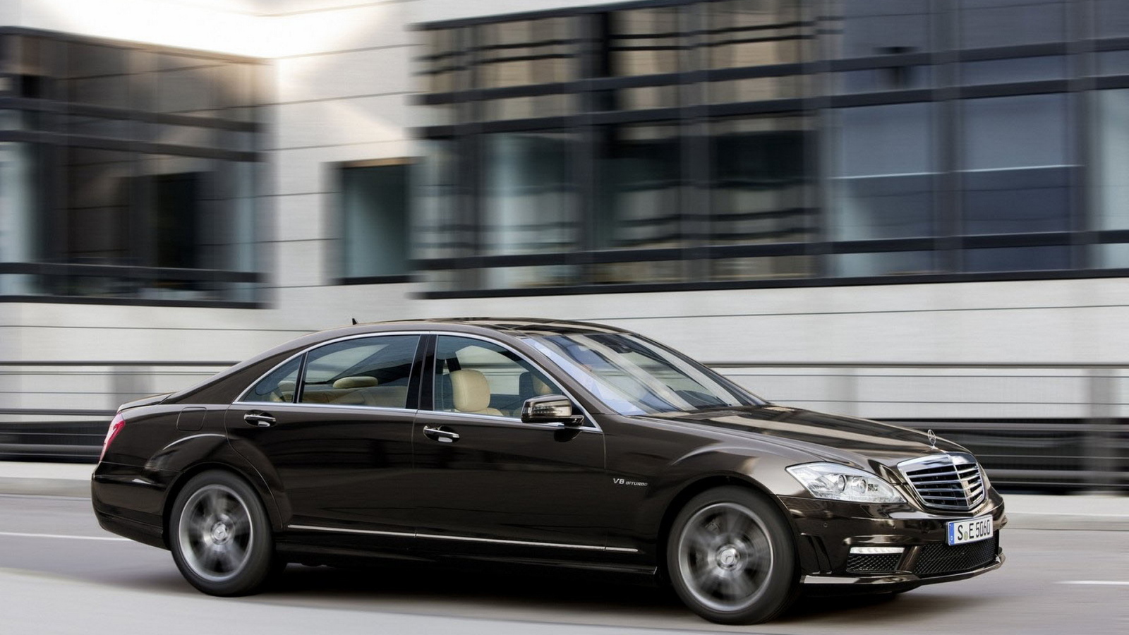 Мерседес Бенц S63 AMG 2011