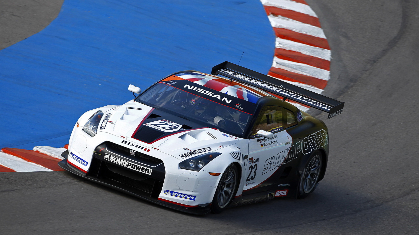 2010-Nissan-GT-R-Racing