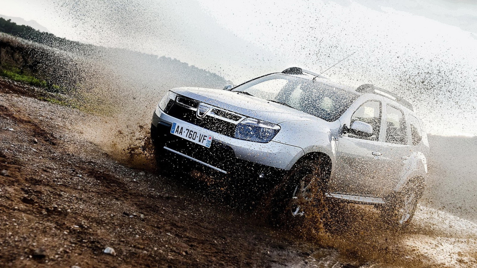 Дасиа Дустер ворвавшись в грязь