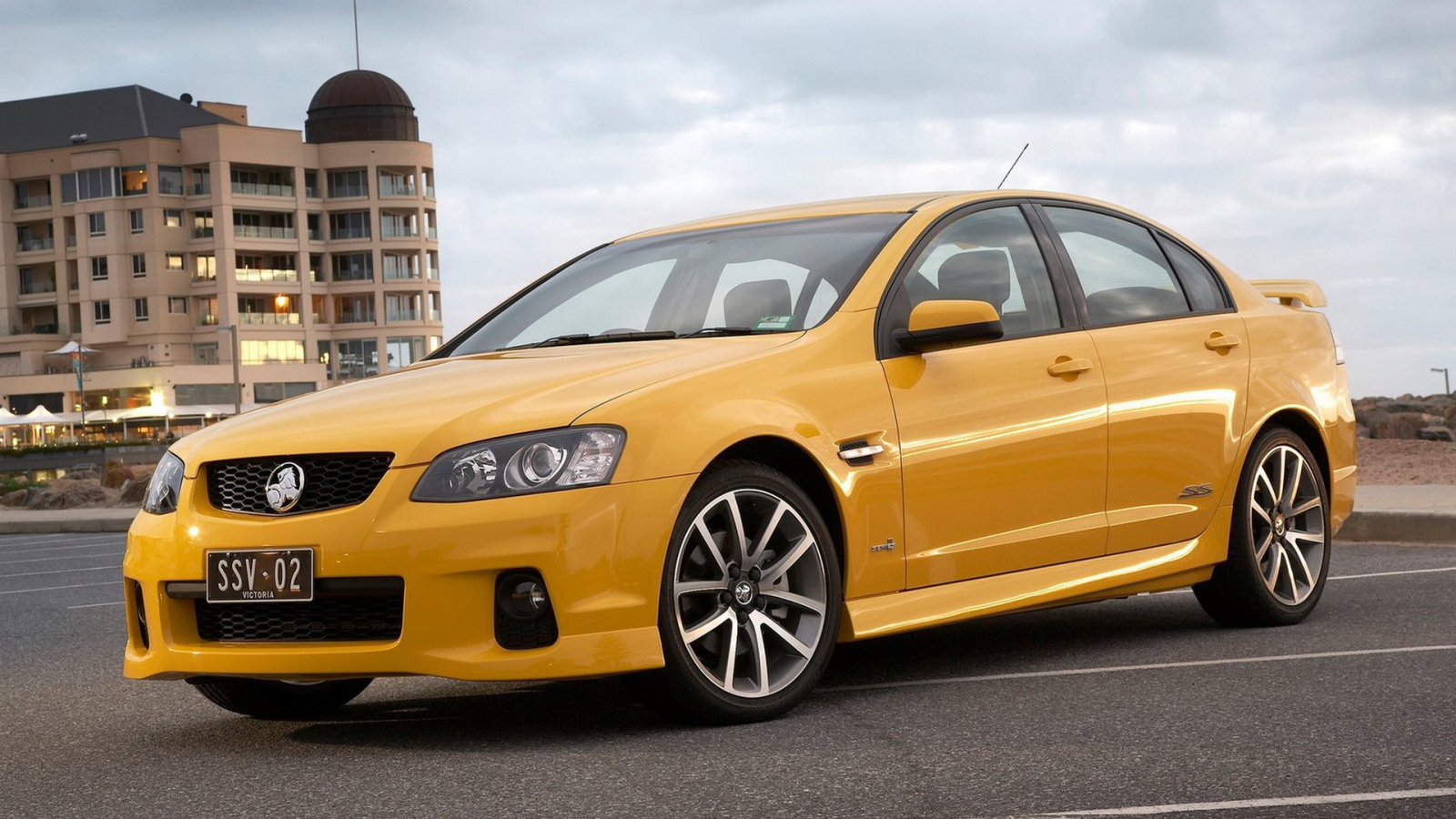 Холден Коммодор 2011